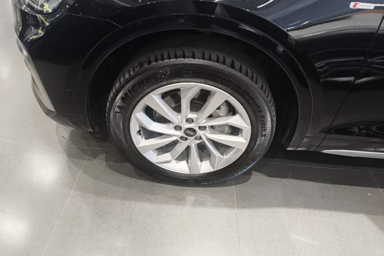 Used Audi Q5L 2022 Updated 40T Luxury Dynamic Edition Left Front Wheel Hub