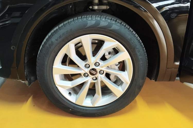 Used Audi Q5L 2022 Updated 40T Luxury Dynamic Edition Left Front Wheel Hub
