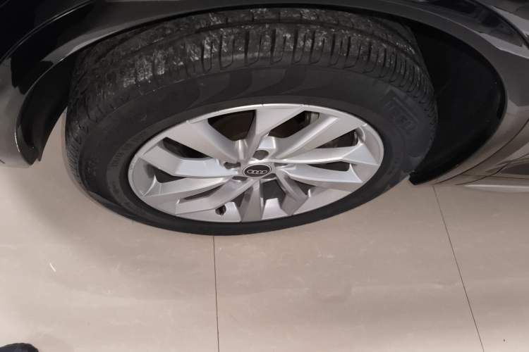 Used Audi Q5L 2022 40T Luxury Dynamic Model Left Front Wheel Hub