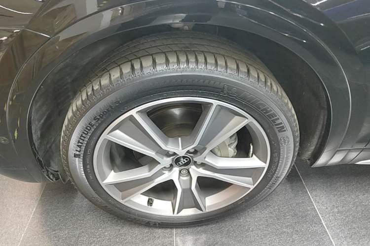 Used Audi Q5L 2022 45T Luxury Dynamic Model Left Front Wheel Hub