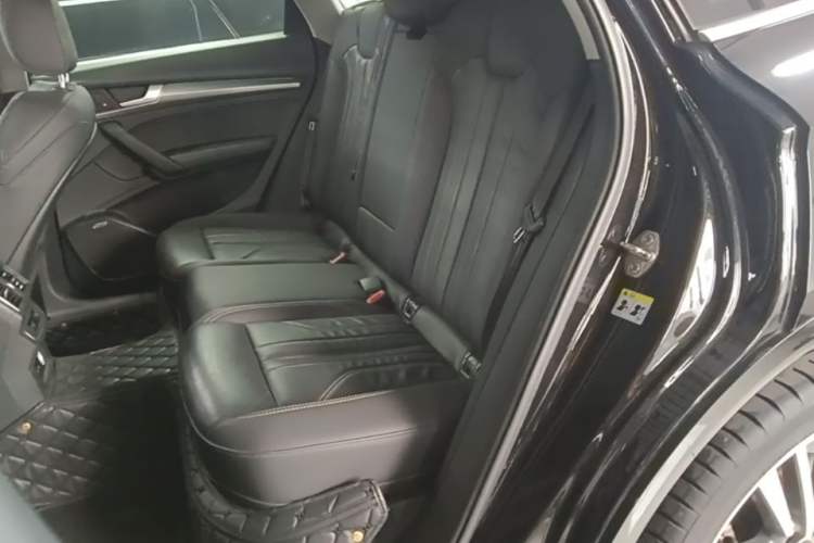 Used Audi Q5L 2022 40T Luxury Dynamic Model Left Rear Seat