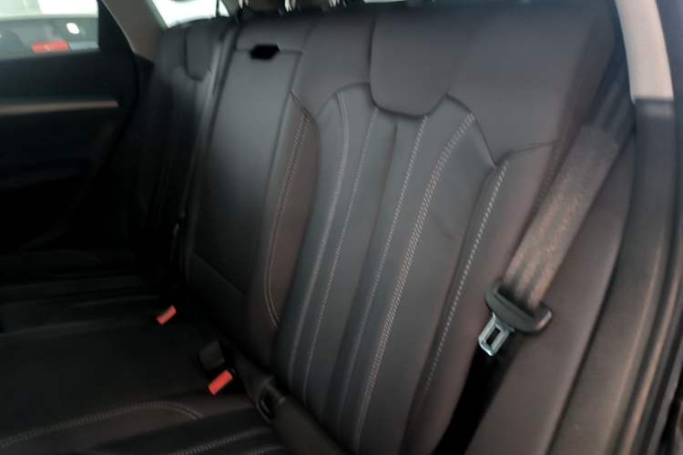 Used Audi Q5L 2022 Updated 45T Luxury Dynamic Version Left Rear Seat