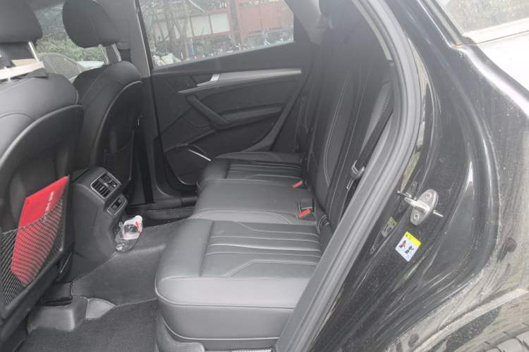 Used Audi Q5L 2022 40T Fashionable and Dynamic Model Left Rear Seat