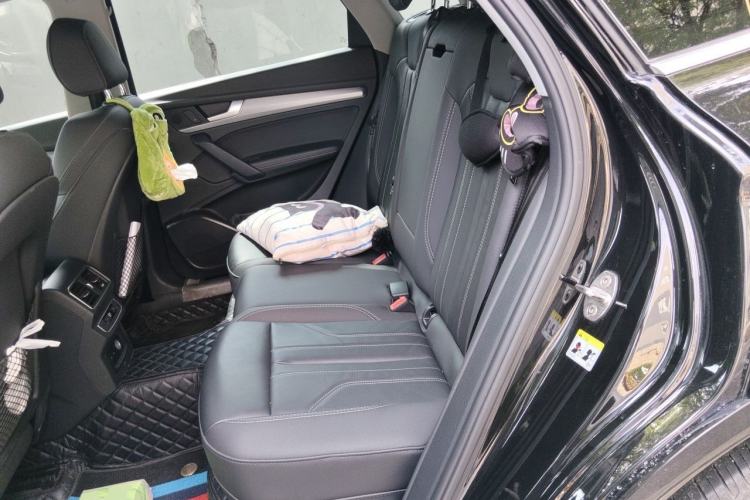 Used Audi Q5L 2022 40T Fashionable and Dynamic Model Left Rear Seat