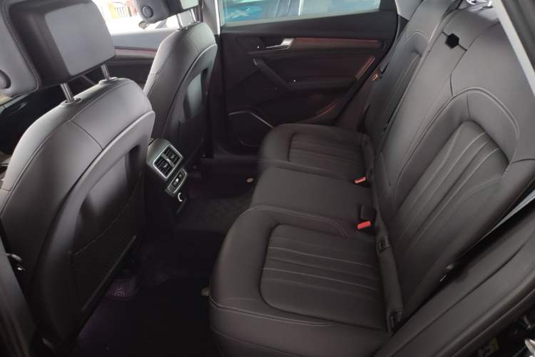 Used Audi Q5L 2022 Updated Version 40T Luxury Elegant Edition Left Rear Seat