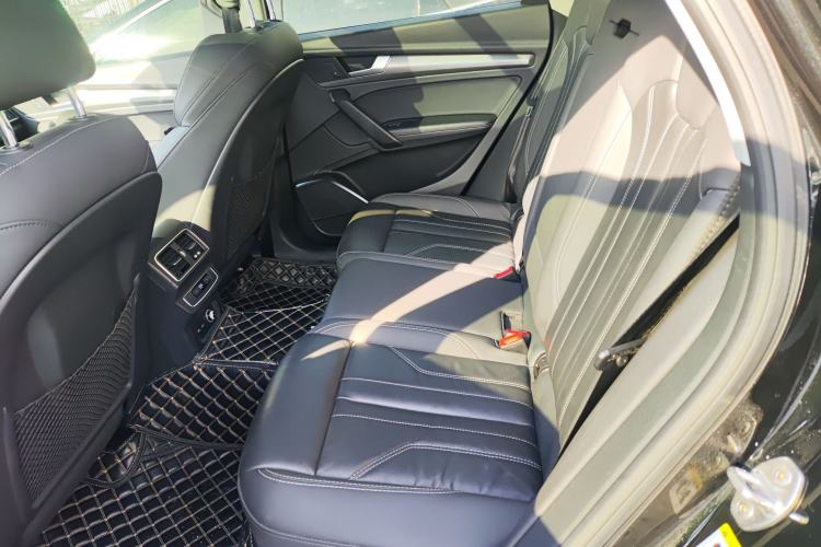 Used Audi Q5L 2022 40T Fashionable and Dynamic Model Left Rear Seat