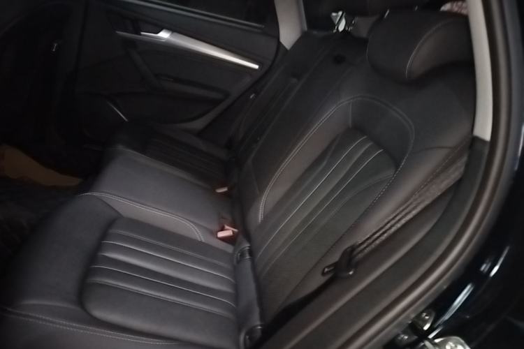Used Audi Q5L 2022 40T Fashionable and Elegant Model Left Rear Seat