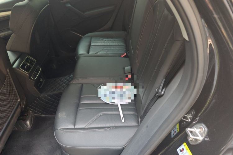 Used Audi Q5L 2022 40T Fashionable and Dynamic Model Left Rear Seat