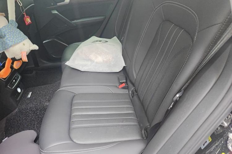 Used Audi Q5L 2022 40T Luxury Elegant Model Left Rear Seat