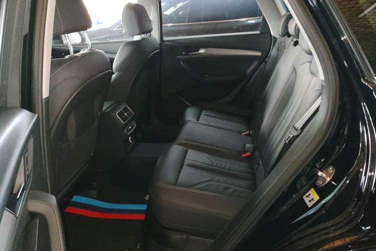 Used Audi Q5L 2022 40T Fashionable and Dynamic Model Left Rear Seat