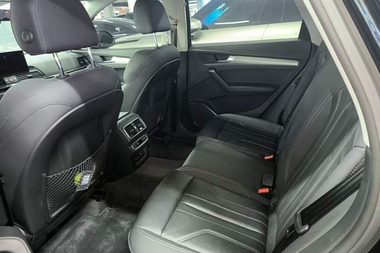 Used Audi Q5L 2022 40T Fashionable and Dynamic Model Left Rear Seat