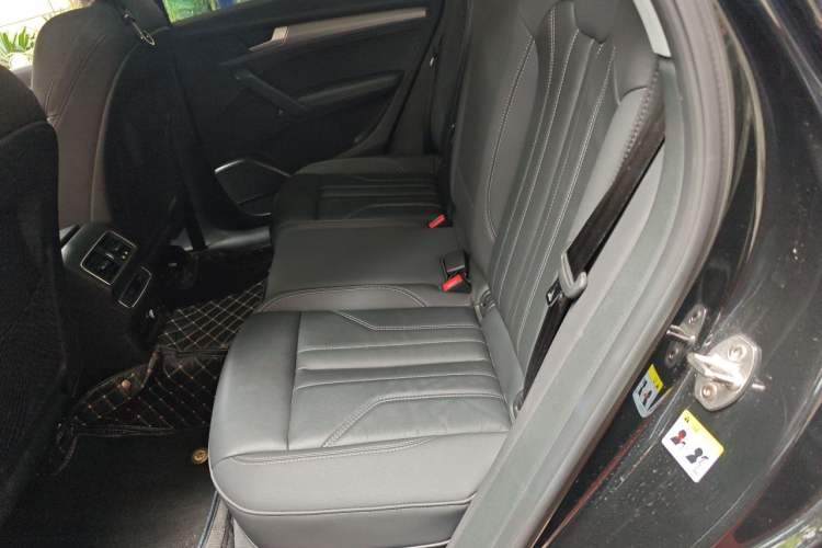 Used Audi Q5L 2022 40T Fashionable and Dynamic Model Left Rear Seat