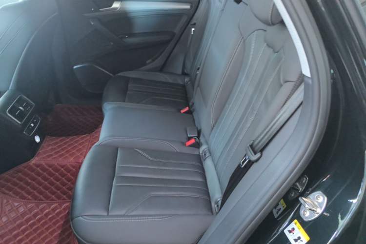 Used Audi Q5L 2022 40T Fashionable and Dynamic Model Left Rear Seat