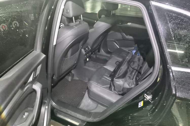 Used Audi Q5L 2022 40T Fashionable and Dynamic Model Left Rear Seat
