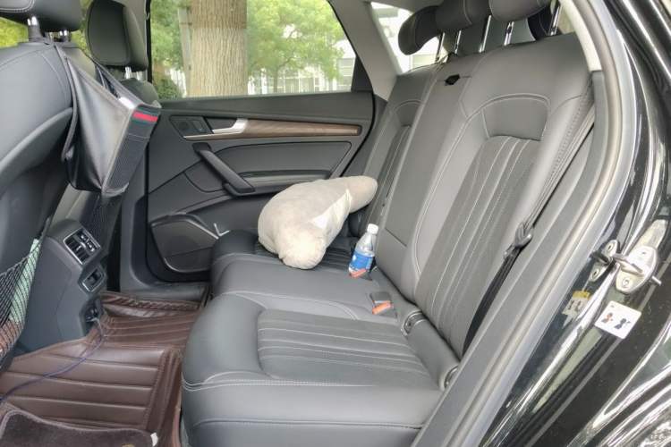 Used Audi Q5L 2022 40T Luxury Elegant Model Left Rear Seat