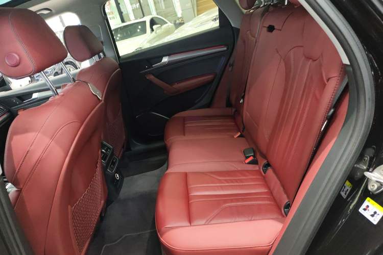 Used Audi Q5L 2022 40T Fashionable and Dynamic Model Left Rear Seat