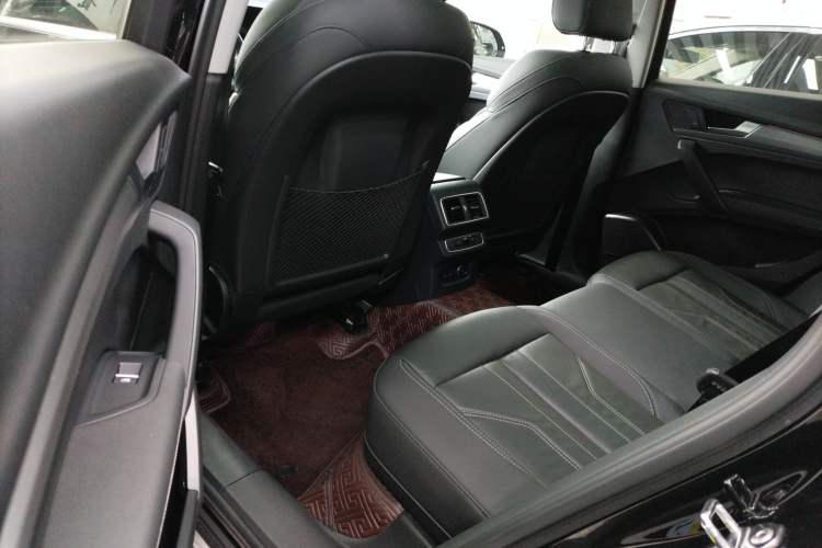 Used Audi Q5L 2022 40T Fashionable and Dynamic Model Left Rear Seat