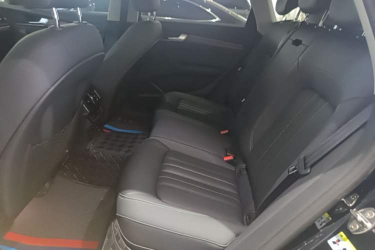 Used Audi Q5L 2022 45T Luxury Elegant Model Left Rear Seat