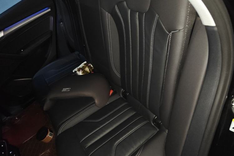 Used Audi Q5L 2022 40T Luxury Dynamic Model Left Rear Seat