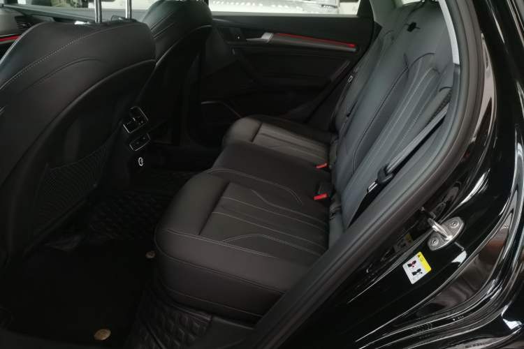 Used Audi Q5L 2022 Updated 45T Luxury Dynamic Version Left Rear Seat