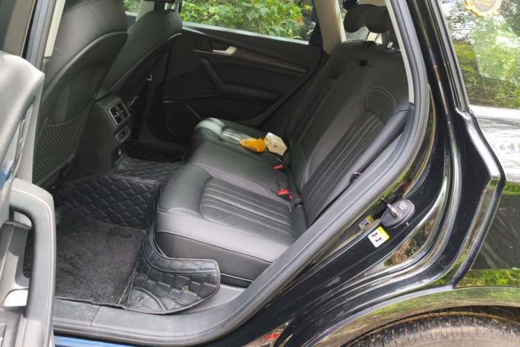 Used Audi Q5L 2022 40T Luxury Elegant Model Left Rear Seat