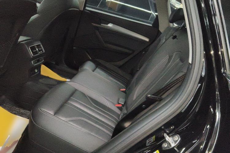 Used Audi Q5L 2022 40T Fashionable and Dynamic Model Left Rear Seat