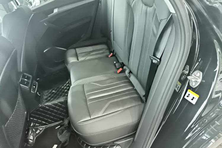 Used Audi Q5L 2022 40T Luxury Dynamic Model Left Rear Seat