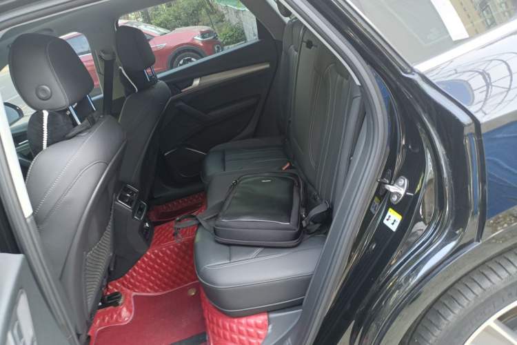 Used Audi Q5L 2022 40T Fashionable and Dynamic Model Left Rear Seat