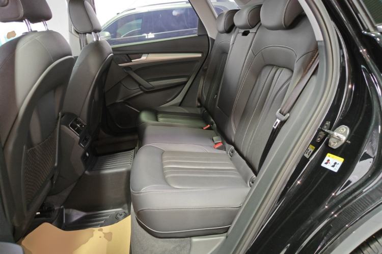 Used Audi Q5L 2022 40T Fashionable and Elegant Model Left Rear Seat