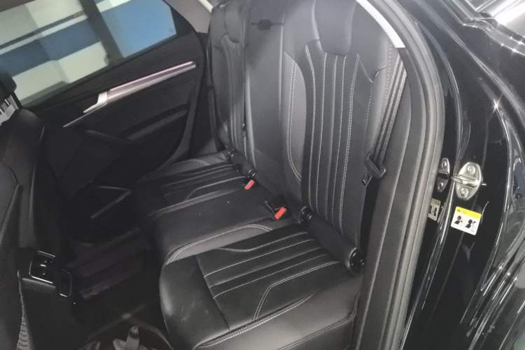 Used Audi Q5L 2022 Updated 45T Luxury Dynamic Version Left Rear Seat