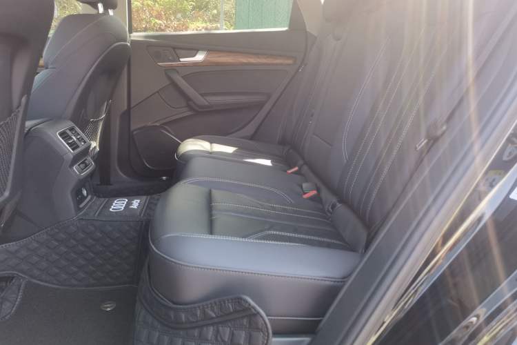 Used Audi Q5L 2022 40T Fashionable and Dynamic Model Left Rear Seat
