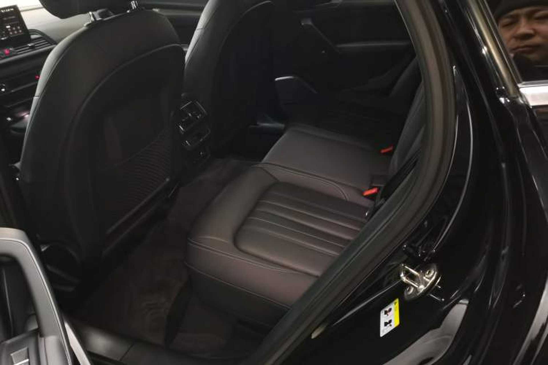 Used Audi Q5L 2022 40T Fashionable and Elegant Model Left Rear Seat