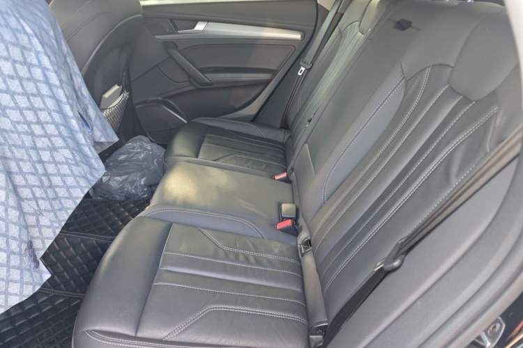 Used Audi Q5L 2022 40T Fashionable and Dynamic Model Left Rear Seat