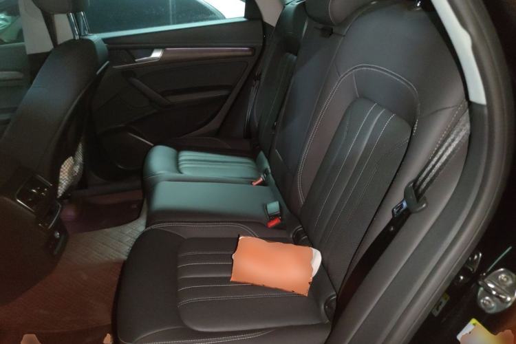 Used Audi Q5L 2022 40T Fashionable and Elegant Model Left Rear Seat