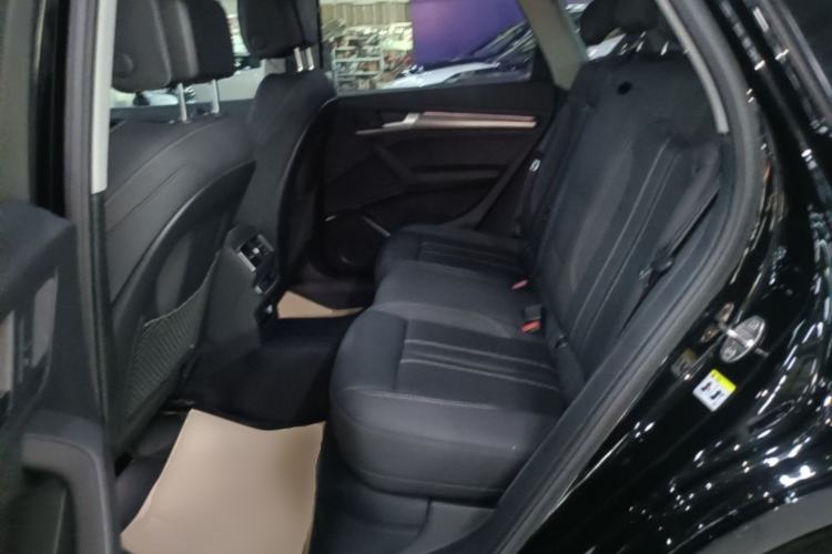 Used Audi Q5L 2022 40T Fashionable and Dynamic Model Left Rear Seat