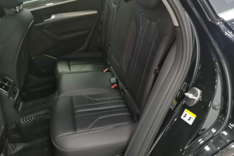 Used Audi Q5L 2022 40T Fashionable and Dynamic Model Left Rear Seat