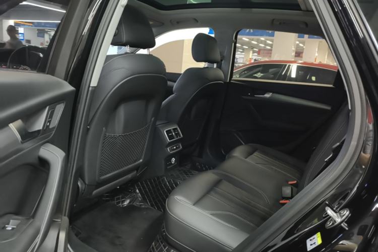 Used Audi Q5L 2022 40T Fashionable and Dynamic Model Left Rear Seat