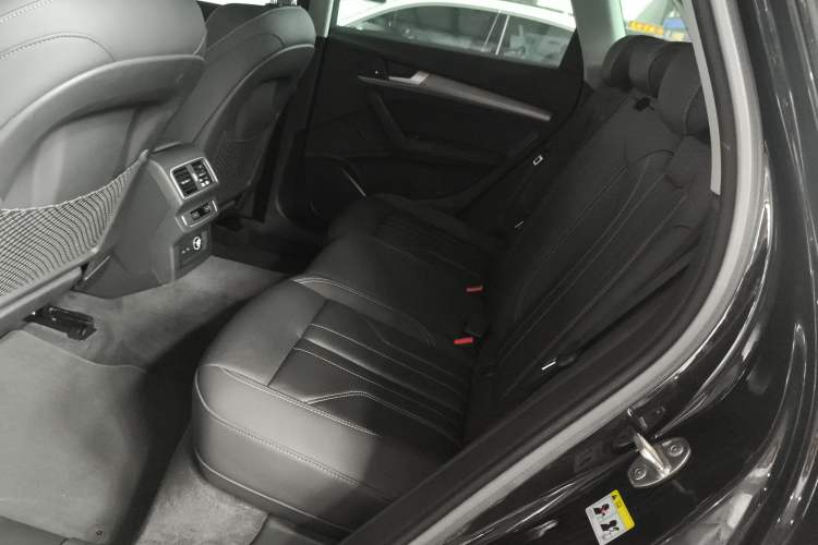 Used Audi Q5L 2022 40T Fashionable and Dynamic Model Left Rear Seat