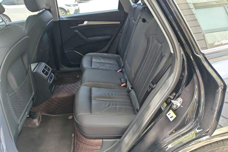 Used Audi Q5L 2022 40T RS Package Performance Model Left Rear Seat