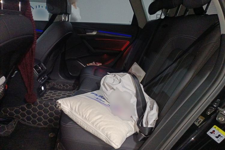 Used Audi Q5L 2022 40T Fashionable and Elegant Model Left Rear Seat