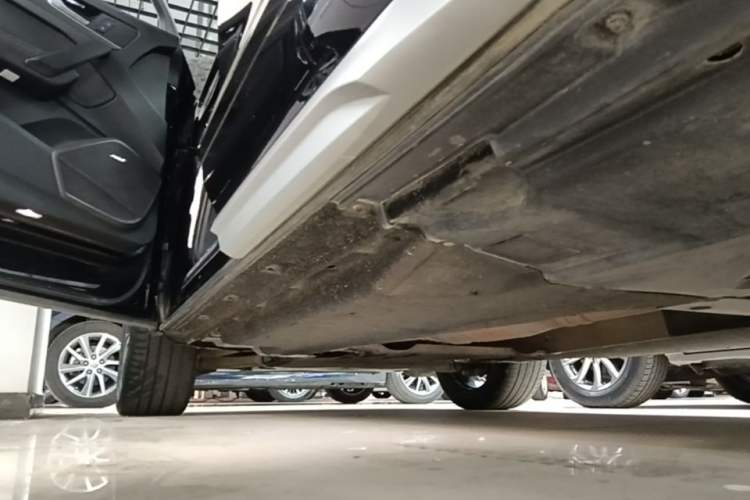 Used Audi Q5L 2022 40T Luxury Dynamic Model Left Side Sill