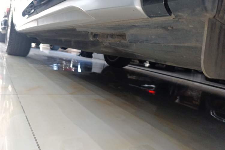 Used Audi Q5L 2022 40T Fashionable and Elegant Model Left Side Sill