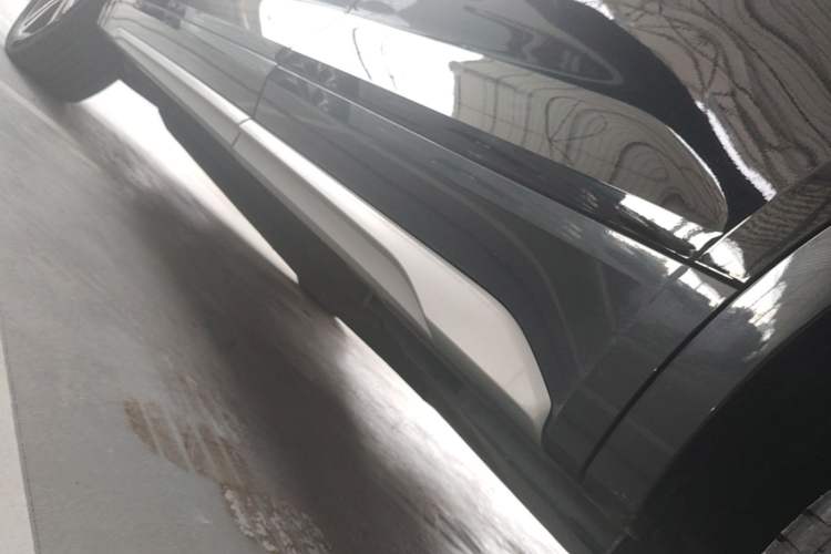 Used Audi Q5L 2022 40T Fashionable and Elegant Model Left Side Sill