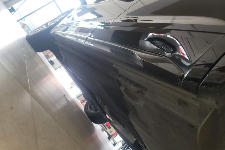 Used Audi Q5L 2022 40T Luxury Dynamic Model Left Side Sill