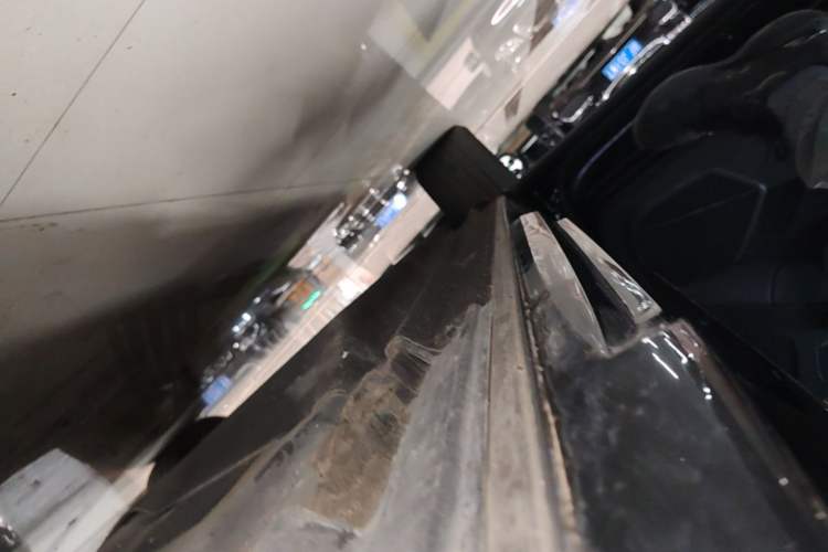 Used Audi Q5L 2022 Updated 40T Luxury Dynamic Edition Left Side Sill