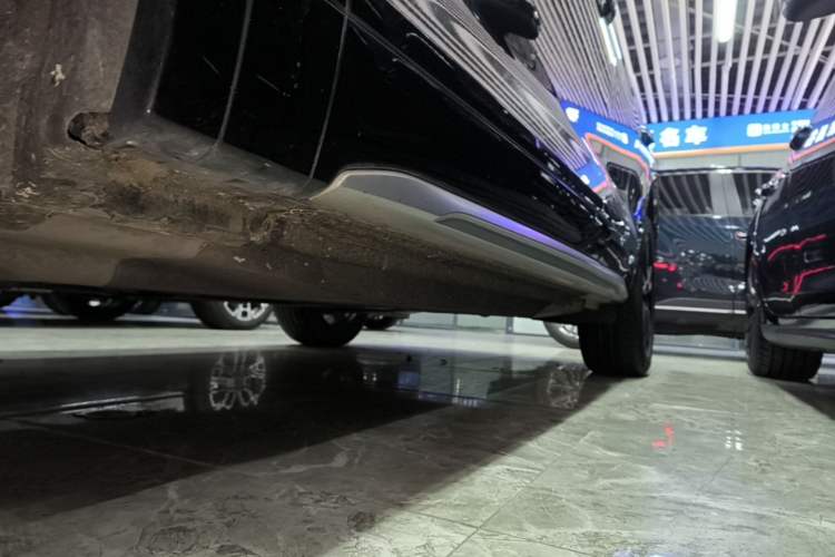 Used Audi Q5L 2022 40T Fashionable and Dynamic Model Left Side Sill