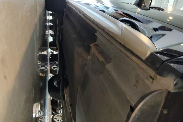 Used Audi Q5L 2022 Updated 45T Luxury Dynamic Version Left Side Sill