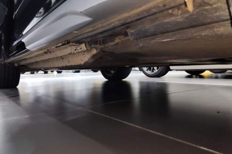Used Audi Q5L 2022 Updated Version 40T Luxury Elegant Edition Left Side Sill