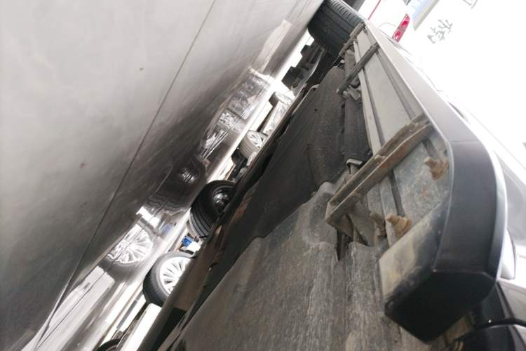 Used Audi Q5L 2022 40T Fashionable and Dynamic Model Left Side Sill