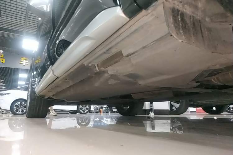 Used Audi Q5L 2022 Updated 45T Luxury Dynamic Version Left Side Sill